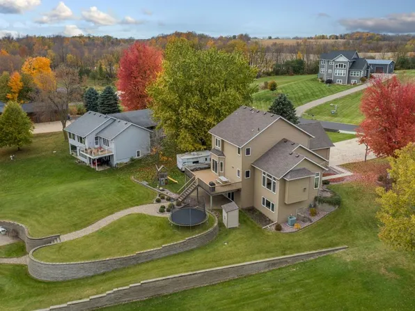 4090 Wells Lake Ct, Faribault, MN 55021