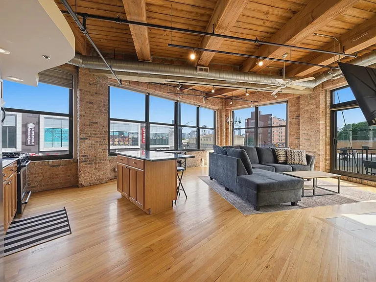 2310 S Canal St #201 — Photo 7