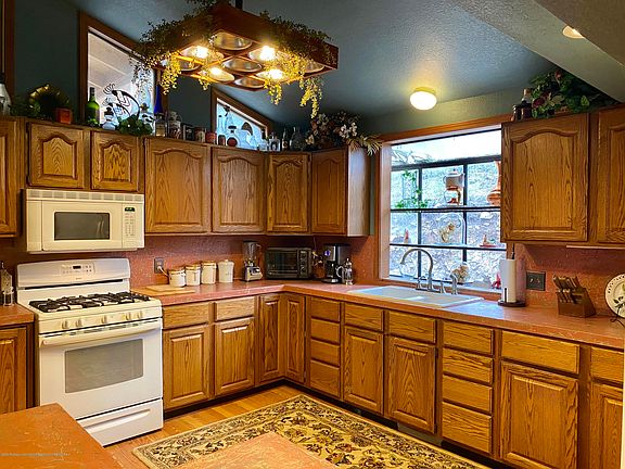 2nd image of 116 Pine Hill Trl