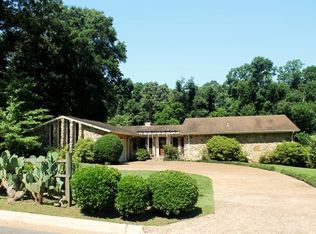 601 Edgewood Dr, Sheffield, AL 35660