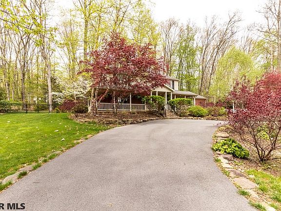 3rd image of 1671 Princeton Dr