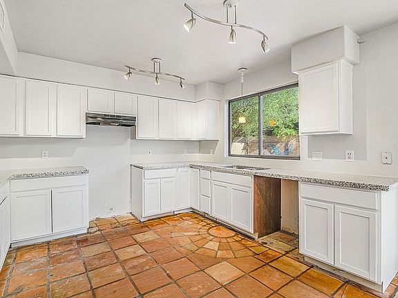 4th image of 2461 E Wildhorse Pl
