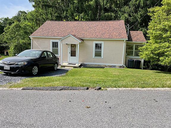2nd image of 210 Wyoming Ave