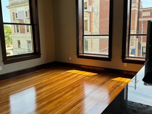 223 W 3rd St, Joplin, MO