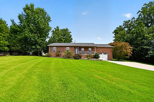 1658 Sparkleberry Dr Photo 1