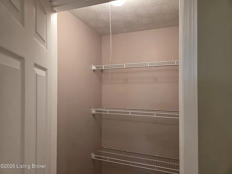 4204 Holly Tree Dr — Photo 30