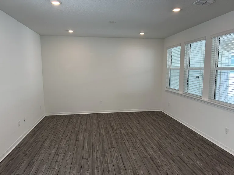 236 Hawthorn Park Cir — Photo 14