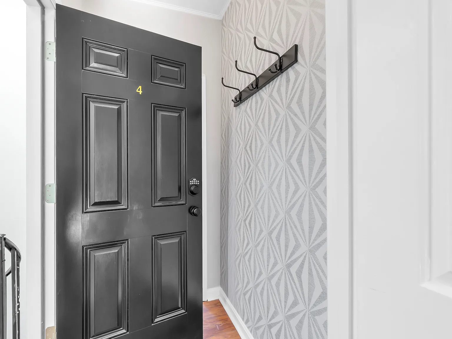Hopkins Medical Apartment Rentals — Photo 4