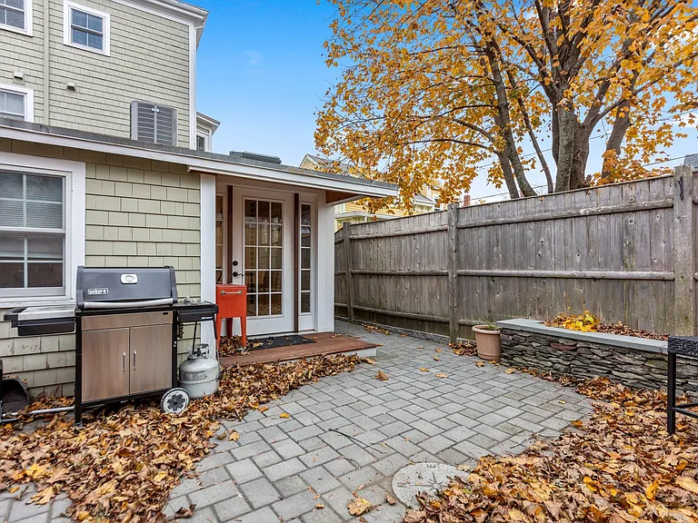 26 Beck St — Photo 33
