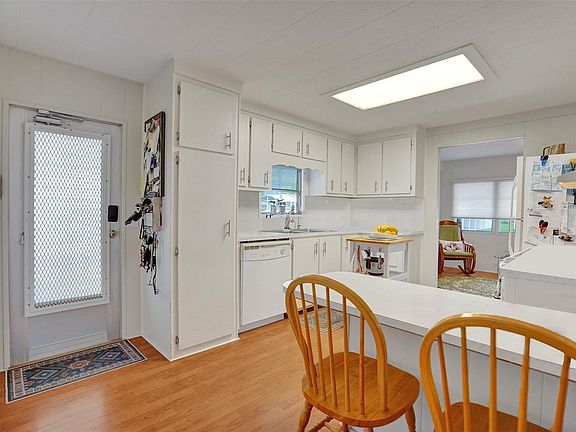 3rd image of 2213 SW 84th Avenue