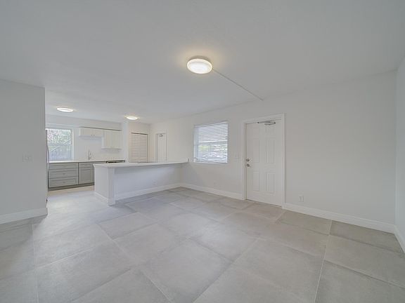 3rd image of 1613 NE 3rd Ave #3