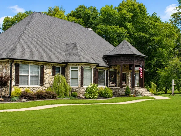 124 Poplar Dr, Brush Creek, TN 38547