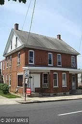 2nd image of 456 Lincoln Way E