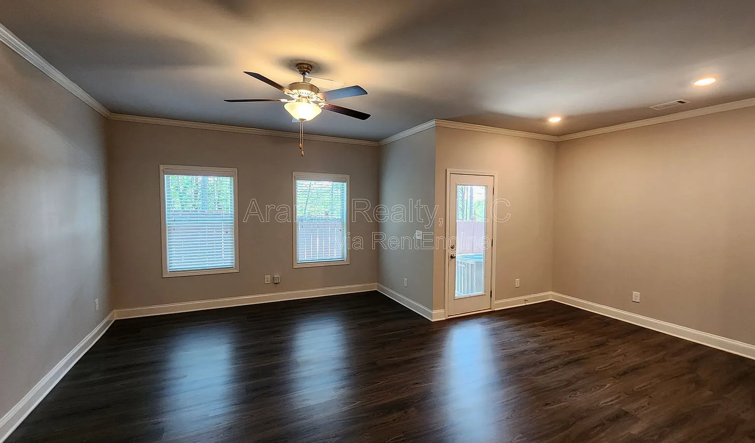 3 bed, 2.5 bath, 1500 sqft, $1,995 — Photo 3