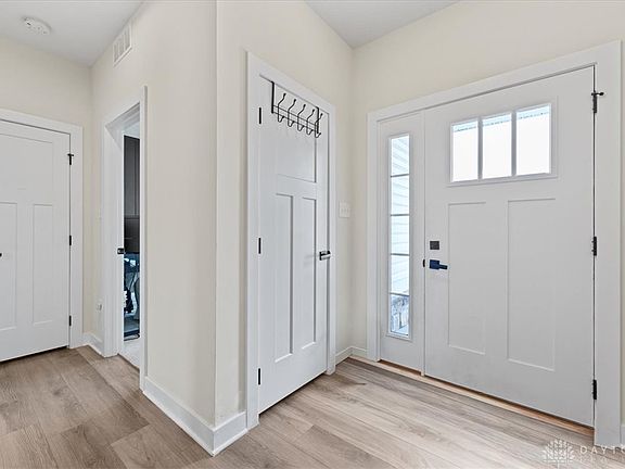 3rd image of 2092 Schmidt Dr
