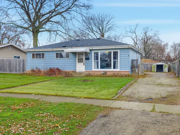 706 W James St, Villa Park, IL 60181