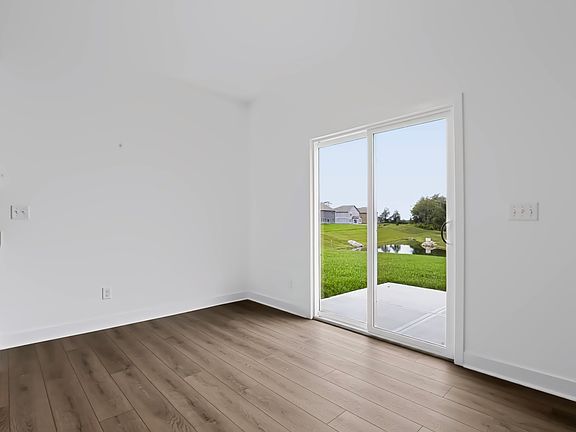 5th image of 3738 Hanford Rd