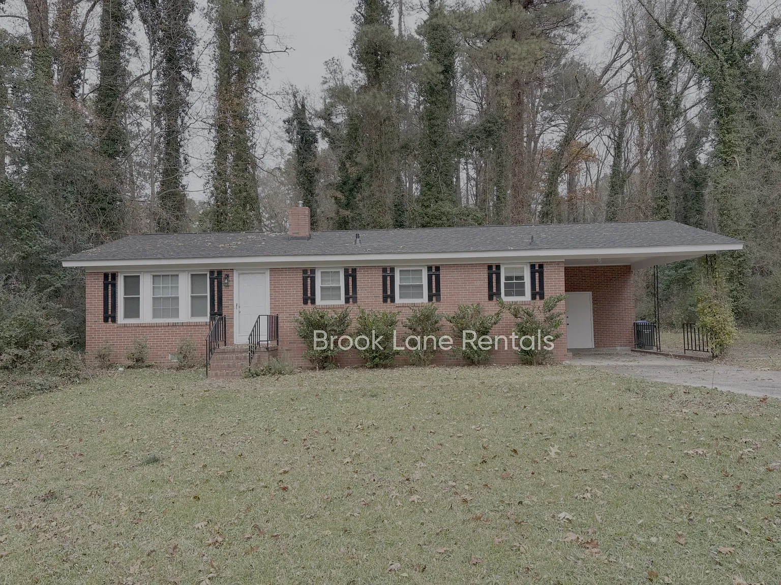 1310 Stadium Dr — Photo 2
