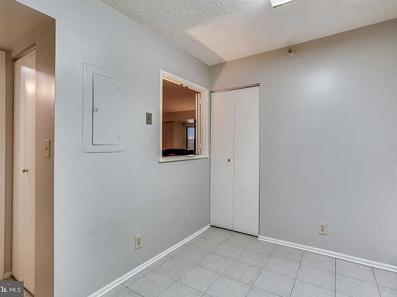 4th image of 1600 N Oak St APT 201