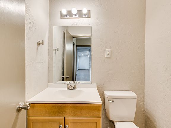 4th image of 2600 Keats Pl