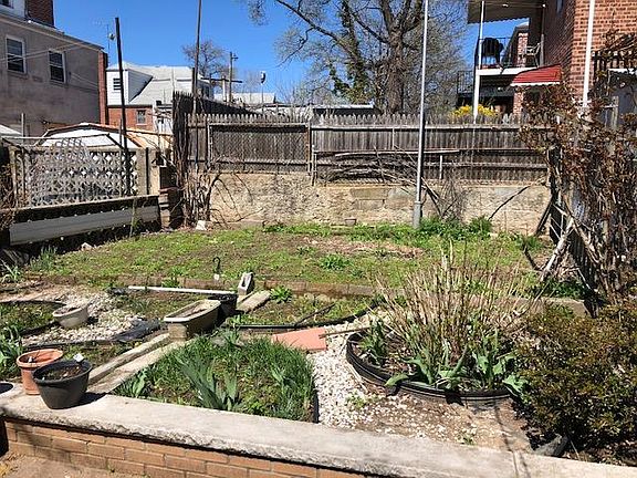 4th image of 1335 Waring Ave