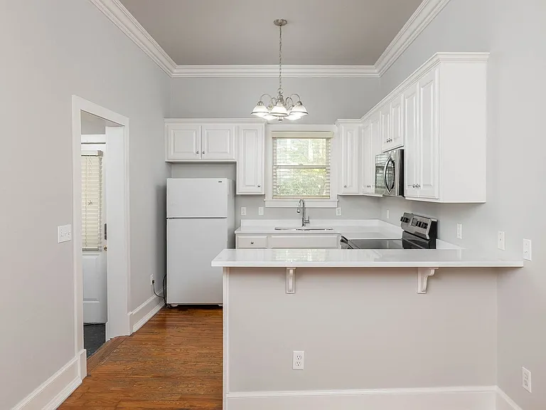 349 N Rollston Ave — Photo 7