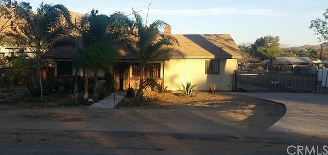 2nd image of 3564 Lindsay St