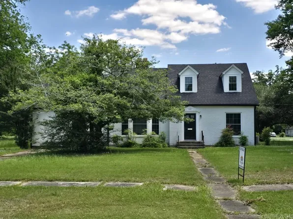 615 S New York Ave, Brinkley, AR 72021