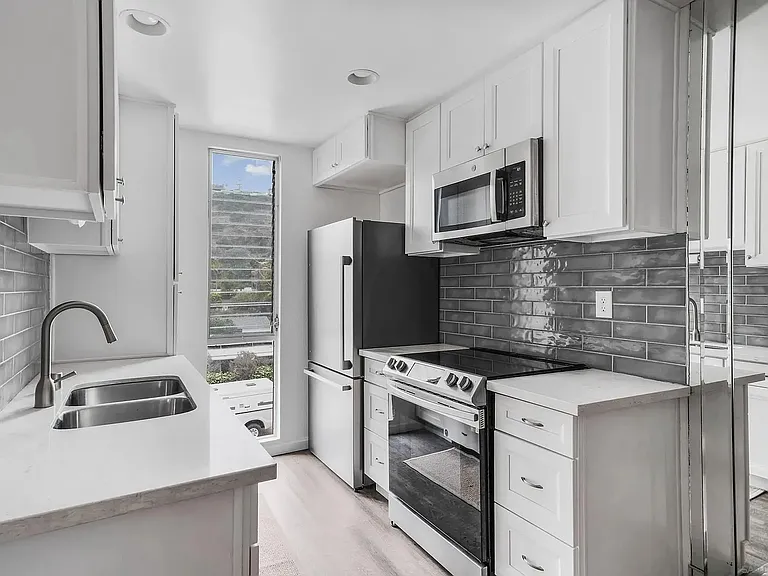 6455 La Jolla Blvd #246 — Photo 9