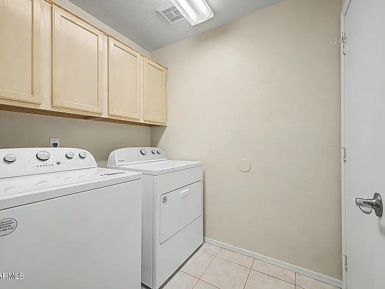 4545 E Rowel Rd — Photo 12