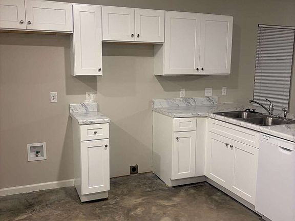 4th image of 4483 Sunny View Dr