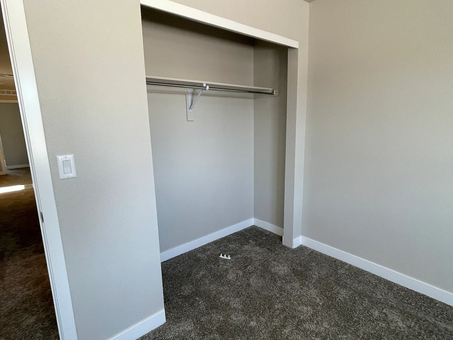 4 bed, 2.5 bath, 1988 sqft, $1,000 — Photo 2