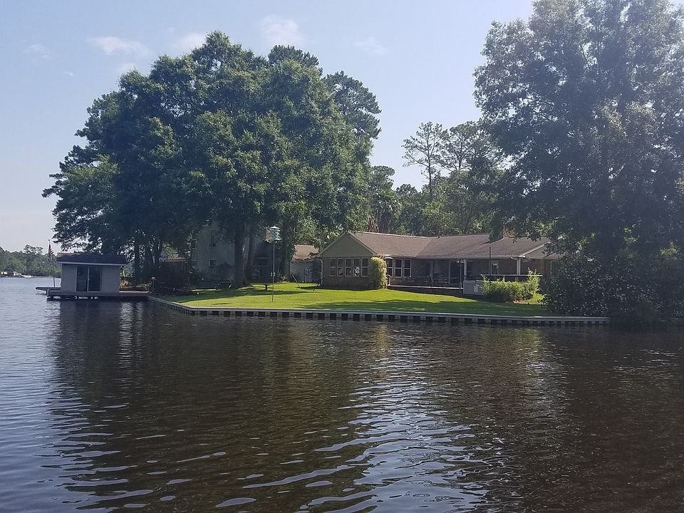 1st image of 105 Mariner Cir