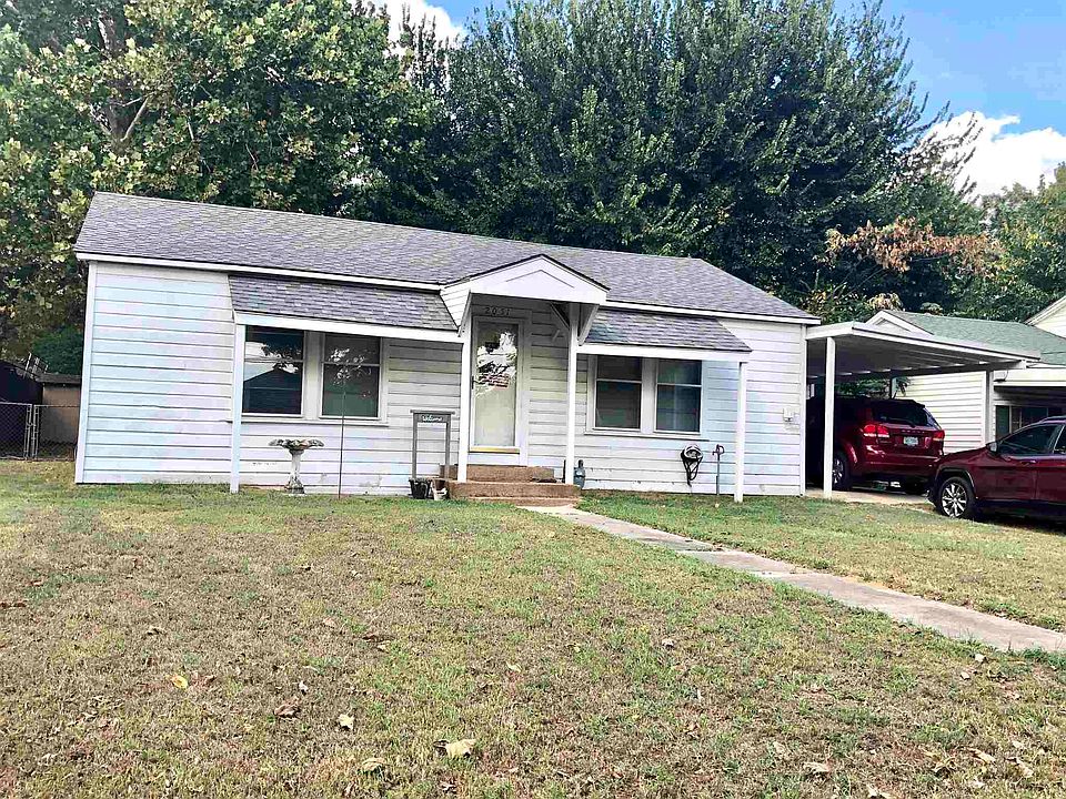 2nd image of 2051 E Price St