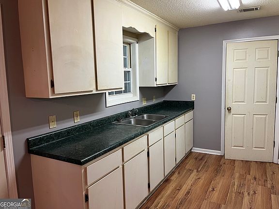 5th image of 628 Ellis Church Rd