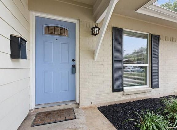 5th image of 8216 Briarwood Ln