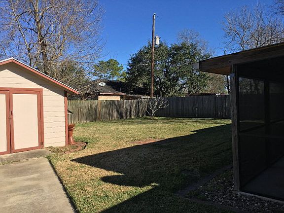 3rd image of 308 S Yaupon St