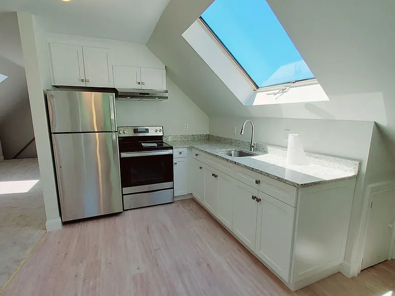 22 Clovelly Rd #3 — Photo 2