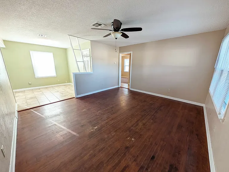 5600 S Rockwood Ave — Photo 3