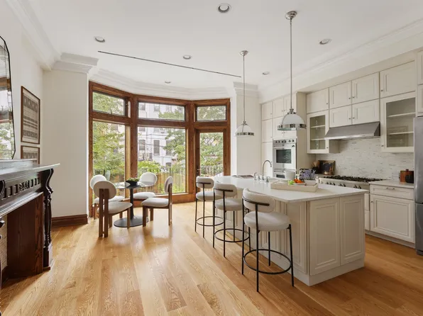 577 Jefferson Avenue image 5 of 15