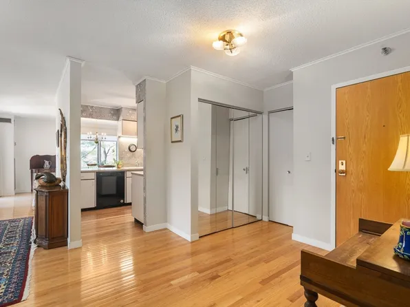 100 Rosemary Way APT 313, Needham, MA 02494