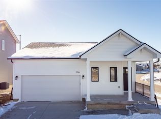 1706 Gordon Ct, Norwalk, IA 50211