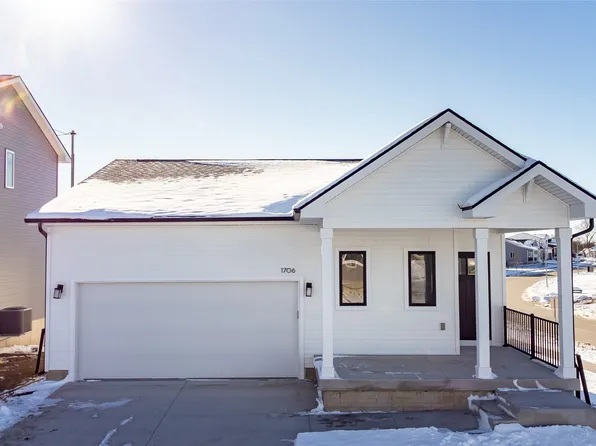 1706 Gordon Ct, Norwalk, IA 50211