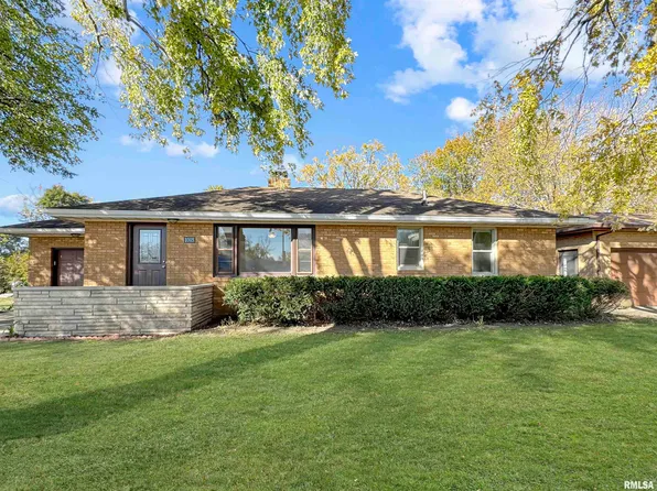 1005 Walnut St, Washington, IL 61571