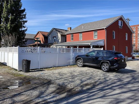 5th image of 426 James St