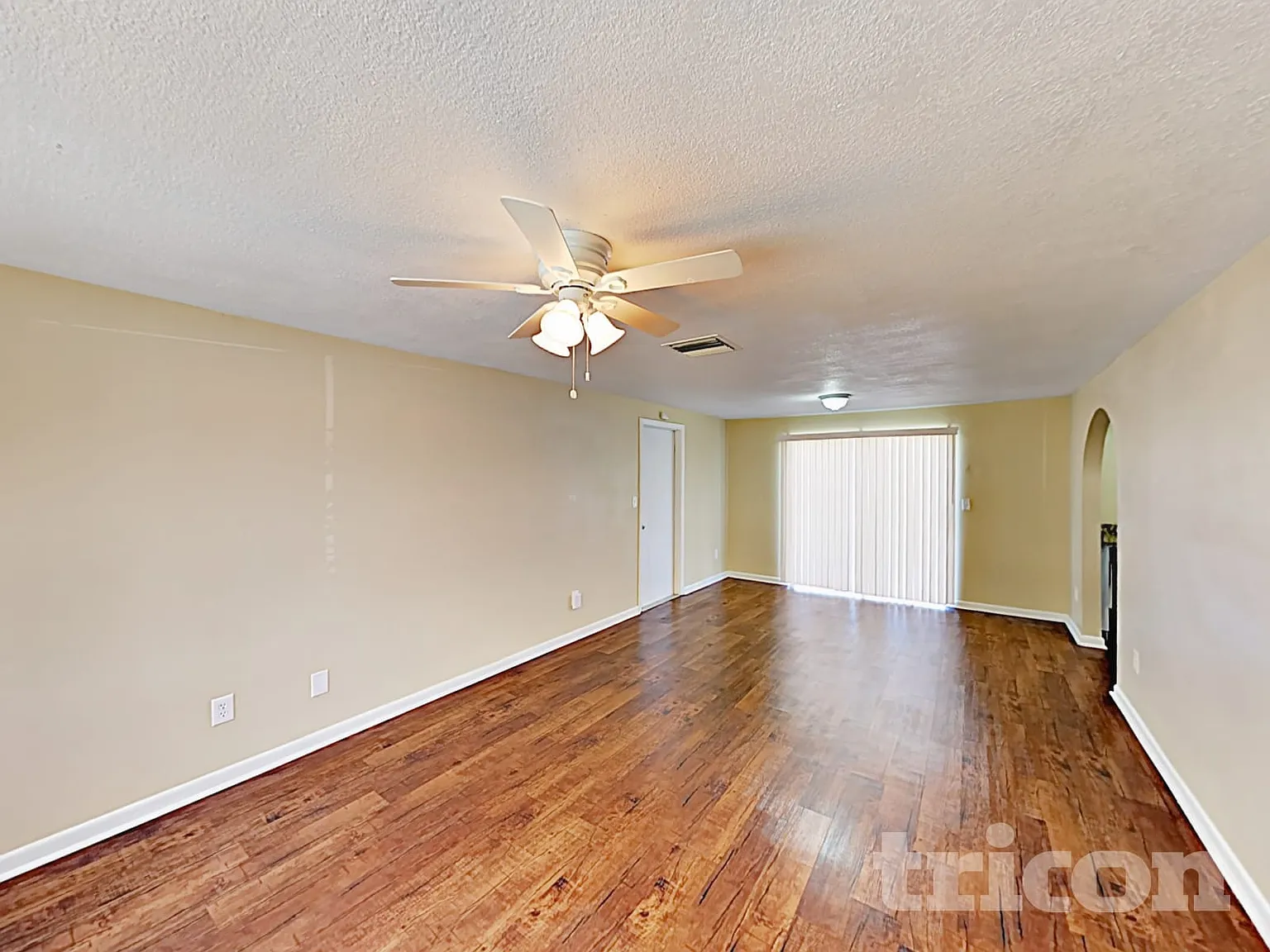 8213 Greenleaf Circle Tampa FL — Photo 3