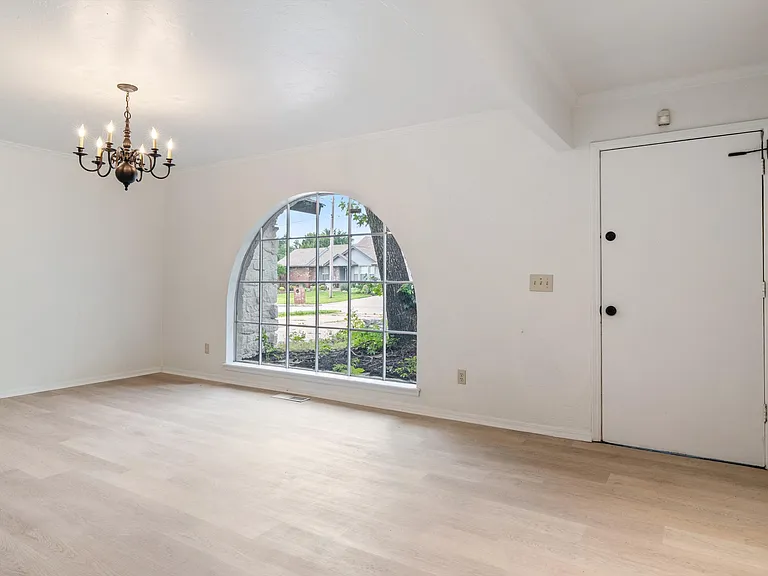 8105 NW 114th St — Photo 5