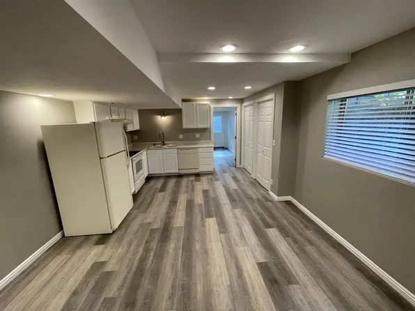 8936 S Shady Meadow Dr, Sandy, UT 84093