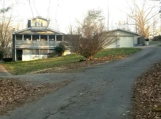 1390 Camellia Rd, Newport, TN 37821