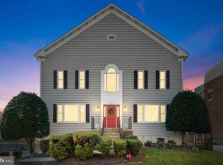 207 Park St SE, Vienna, VA 22180